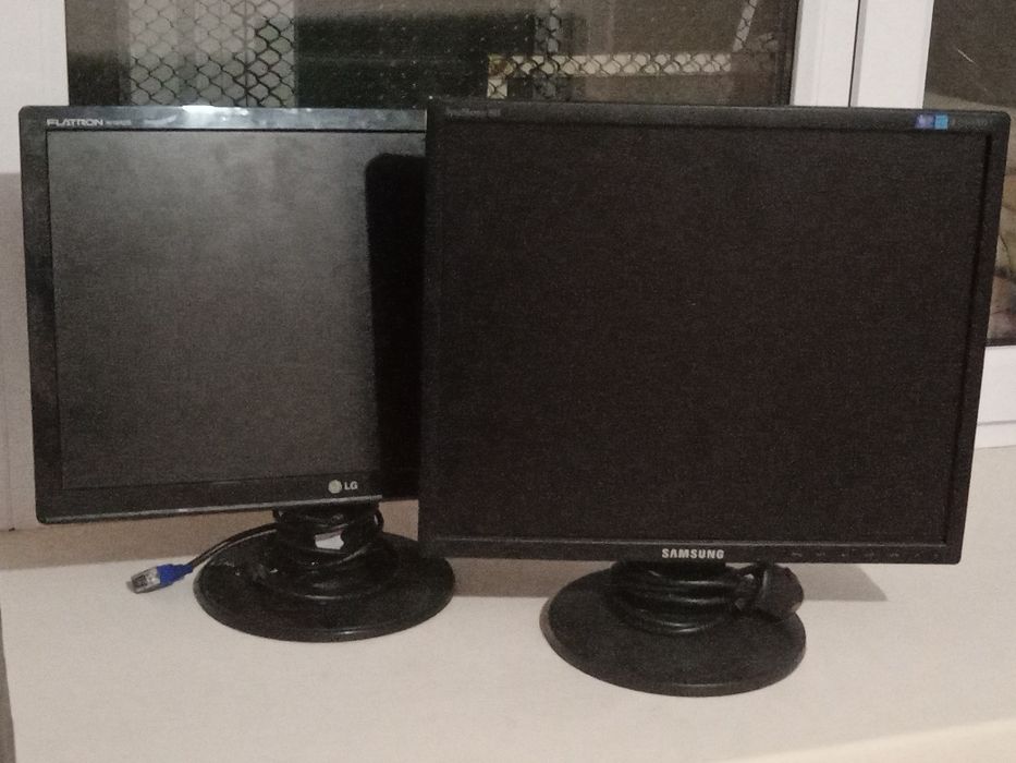 Монитор Б/У на запчасти не рабочие