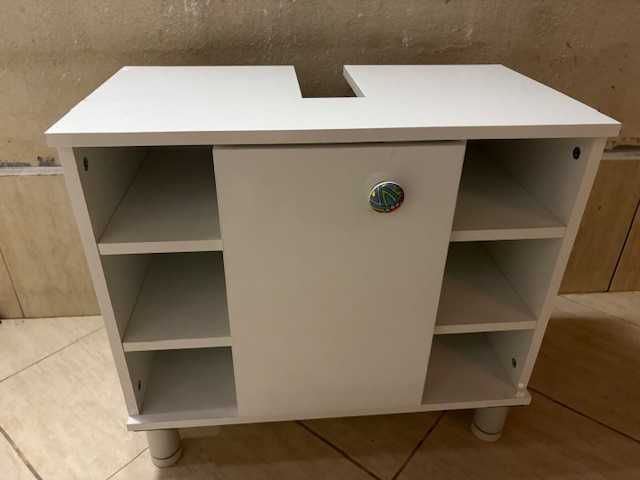 Нов шкаф за баня