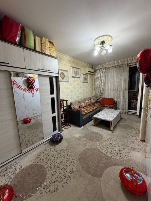Чиланзар 10.  Продажа. 2 х комнатная. Срочно