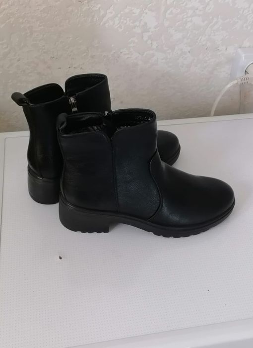 Продам женские сапоги осенние