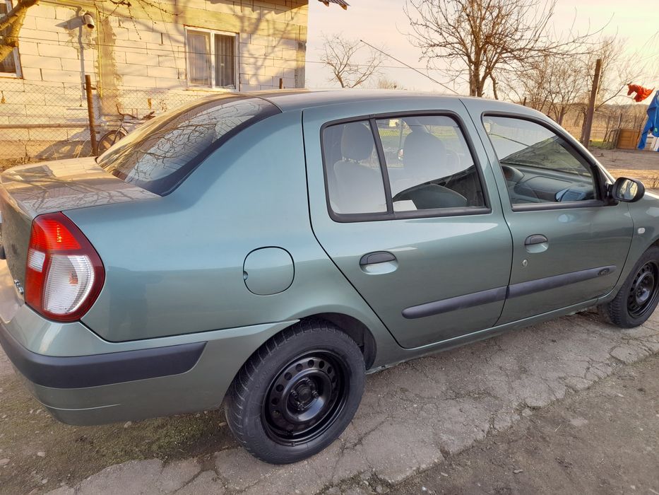 Vând Renault clio