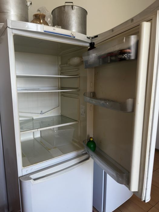 Холодильник б/у indesit