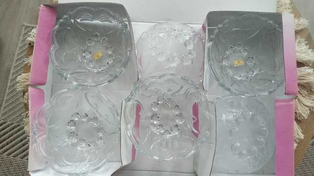 Нов сервиз  за кафе порцелан и стъклени нови купички