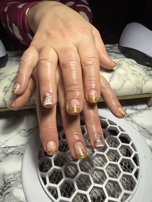 Unghii cu gel sau semi