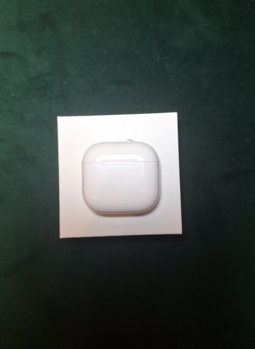 Căști Airpods 4 Noi - Urgent, Cadoul Ideal