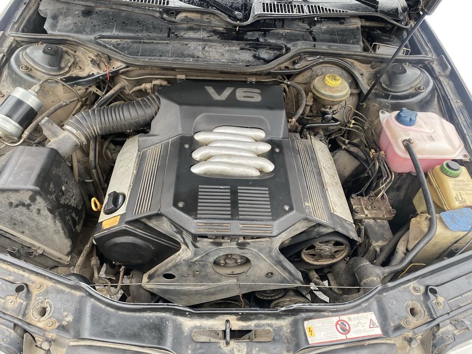 Ауди 100 черный