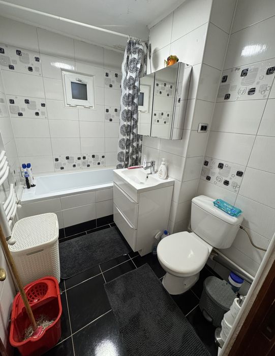 Apartament cu 3 camere Tandarei central