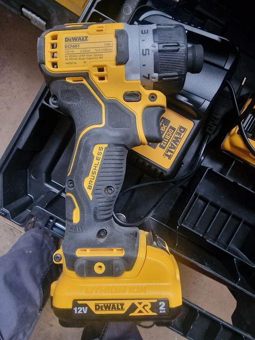 Шуруповерт импакт DeWalt DCF601