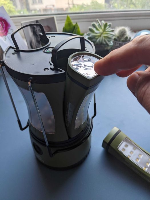 Лампа за къмпинг 2 в 1 Crivit с вградени фенерчета