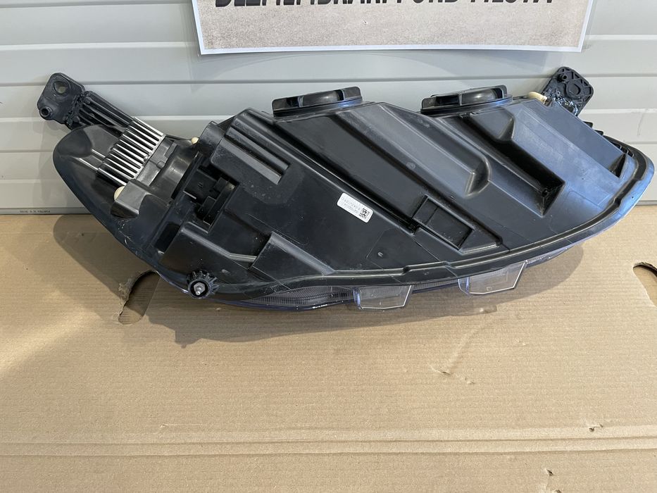 Far stanga cu led Ford Focus MK4