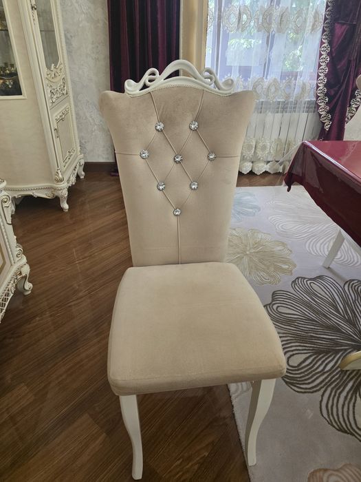 Продам стулья для гостиной