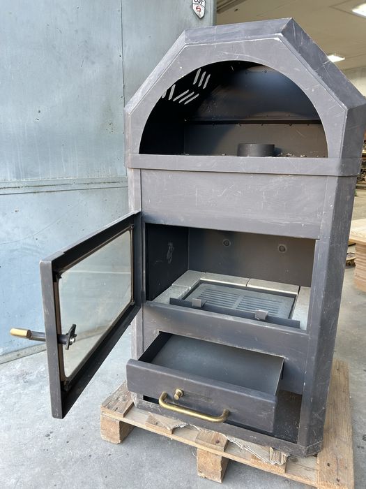 Камина на твърдо гориво с водна риза 18kw