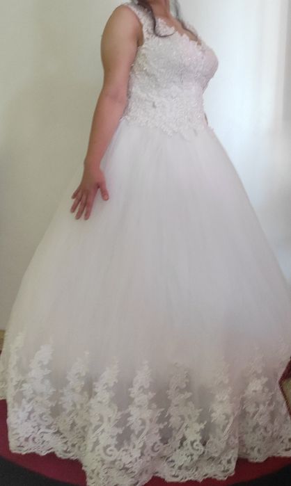 Vând rochiei de mireasa