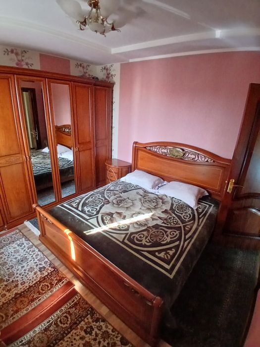 4/5/9  xonadon sotiladi Shayxontoxur tumanida