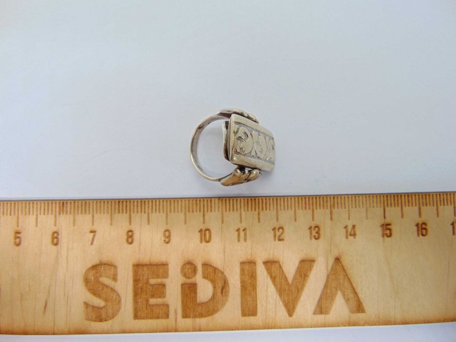 Inel vechi din argint semnat AP