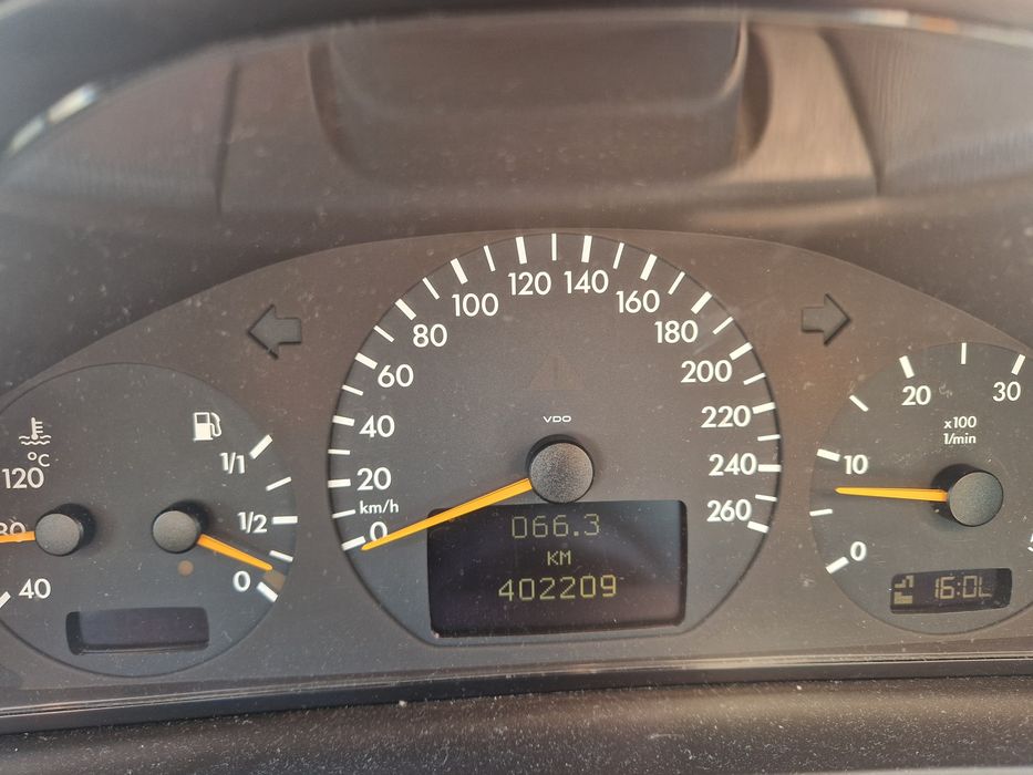 MERCEDES-BENZ E-Class 2001 — imagine 5