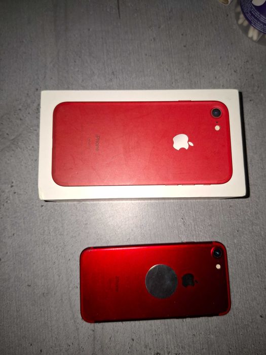 Iphone 7 product red