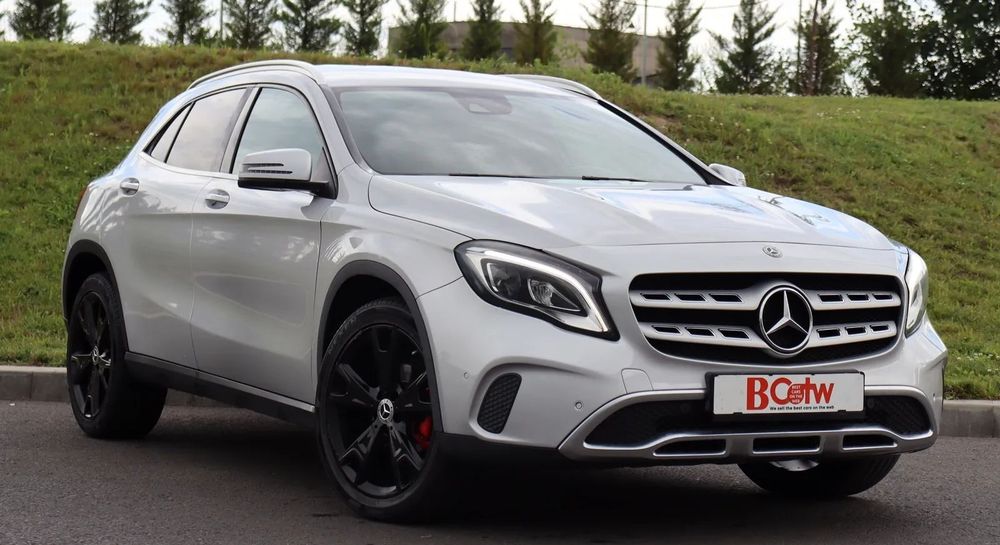 Mercedes-Benz GLA 2018 / Facelift / 4 Matic / 177 CP / Camera / Incalzire/Full LED