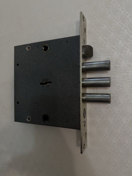 Продам замок Российский Меттэм