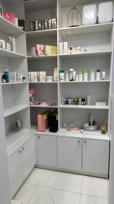 стилаж полки витрина