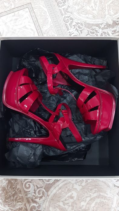 Босоножки бренд YSL 36,5 размер