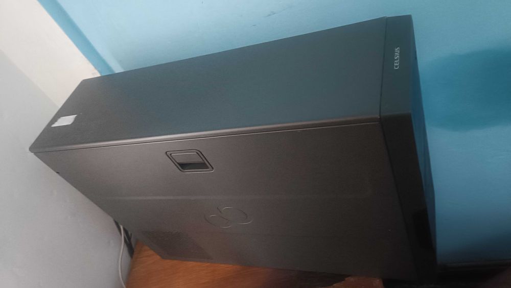 i7 9700 16GB RAM SSD250GB GTX1070 (E5 2687W)