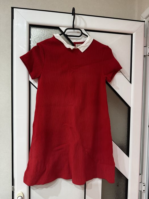 Детска червена рокля