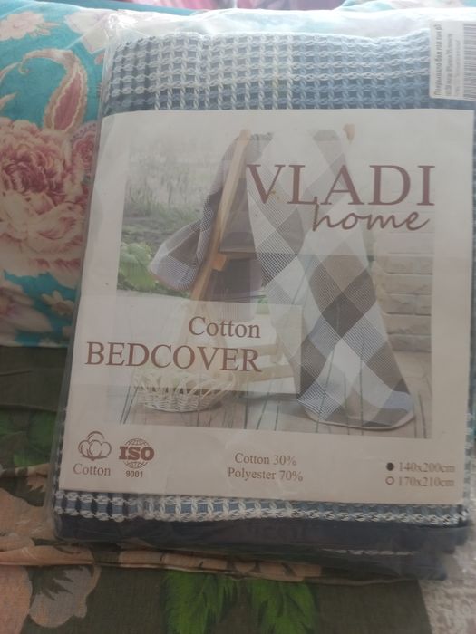 Новое   покрывало  полуторка. 140×200 см.  В  клетку,