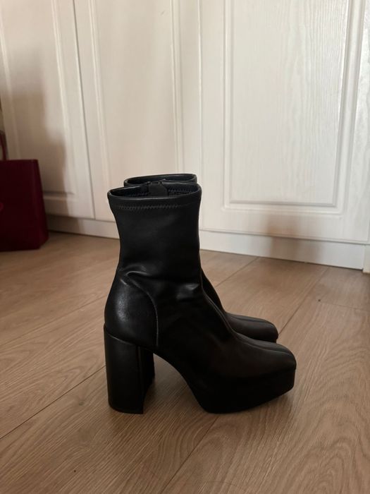 Продам ботинки на кабликах от бренда Zara