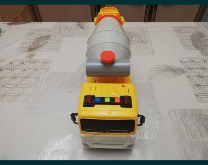 Продам Бетонимилашка игрушкыный