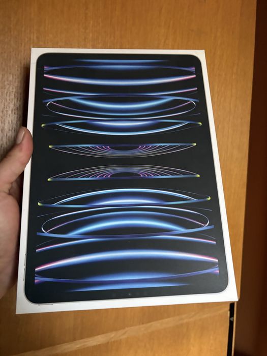 Vând iPad Pro 11” (2022) M2 – 128GB Wi-Fi