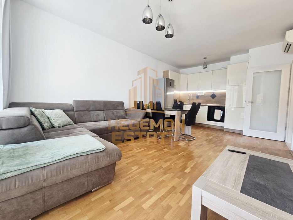 Дава се под наем Двустаен апартамент в к.к. Св.Св. Константин и Елена - 77 кв.м за 800 € - Снимка #2