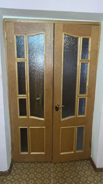 Продам Двери б/у по 5000тг