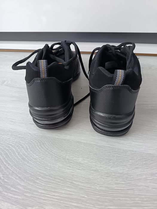 Маратонки за танци