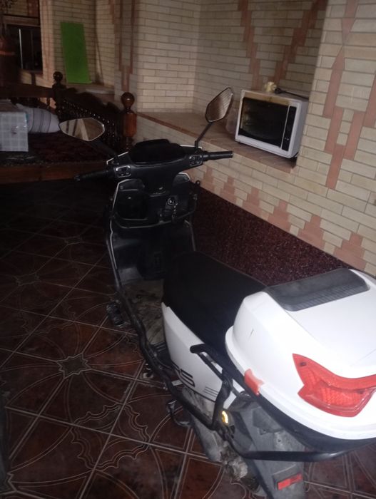 Skuter sotiladi 80 ga chiqadi  yaxw holatda