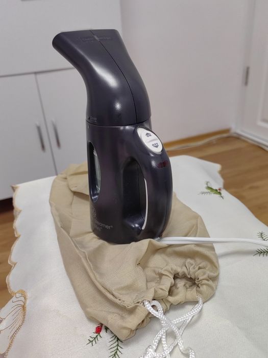 Aparat de călcat vertical cu aburi