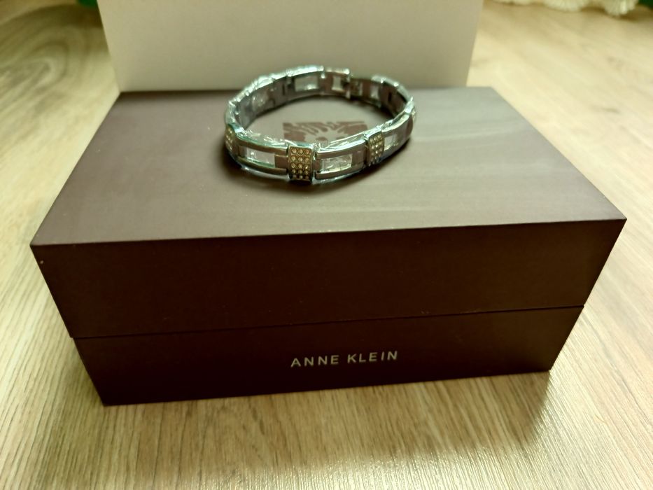 Женские наручные часы ANNE KLEIN