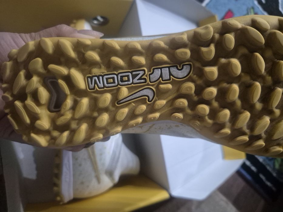 Продам бутсы. Хорошие
