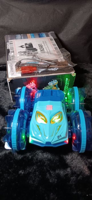 Амфибийна кола с дистанционно управление с LED светлина