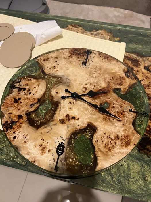 Vand ceas perete rasina epoxidica si plop bunos unicat handmade