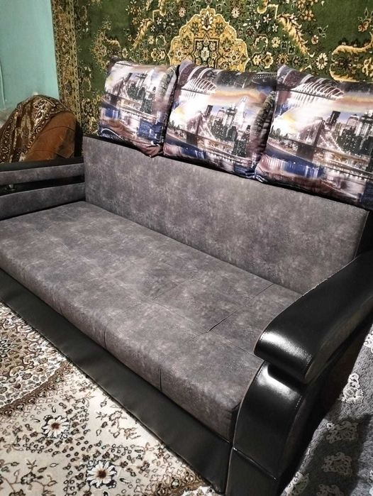 Продам диван не новый б/у