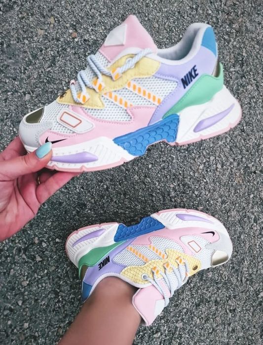 Ново зареждане на дамски маратонки