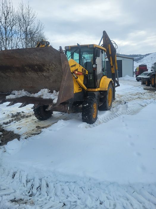 Vând buldoexcavator fermec terex