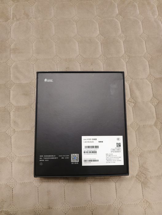Смартфон Vivo x300 б/у