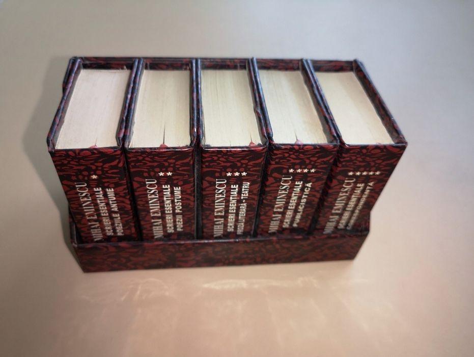 Carte liliput Scrieri esențiale Mihai Eminescu