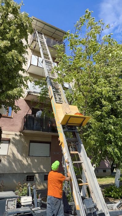 Inchiriez lift materiale pentru constructii si mobila, schela de inchiriat