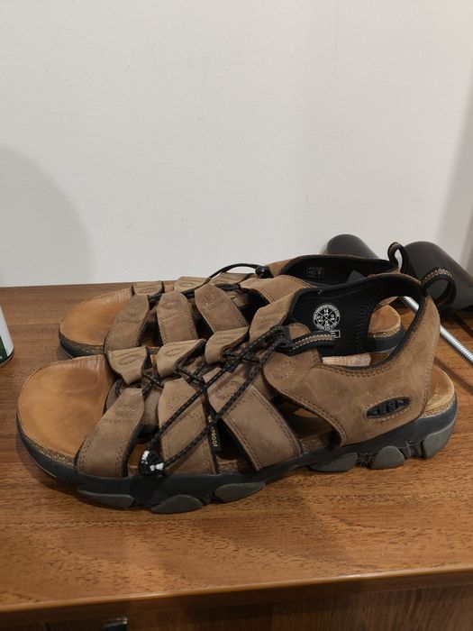 Keen ергономични сандали от естествена кожа.