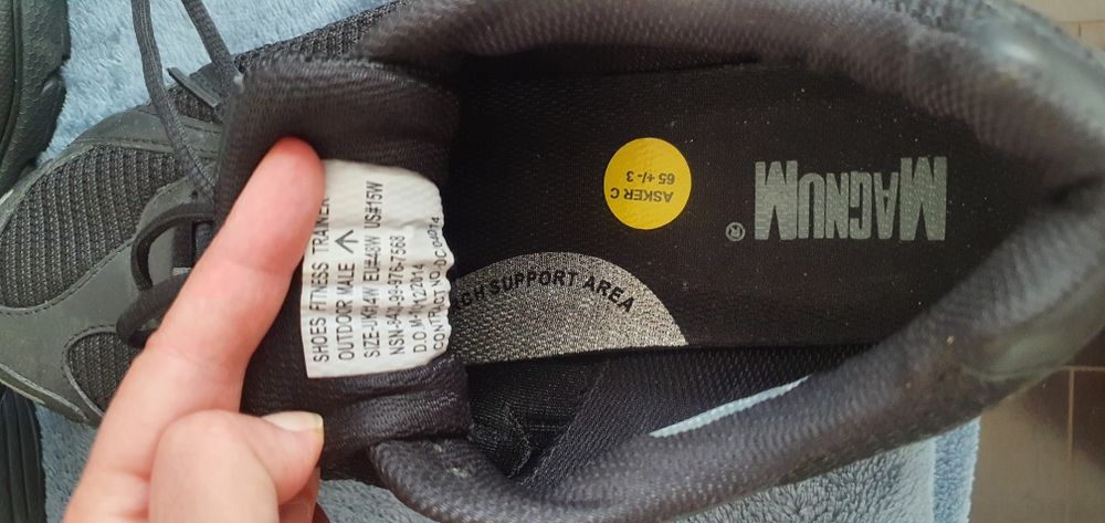 Pantofi sport Magnum marimea 48