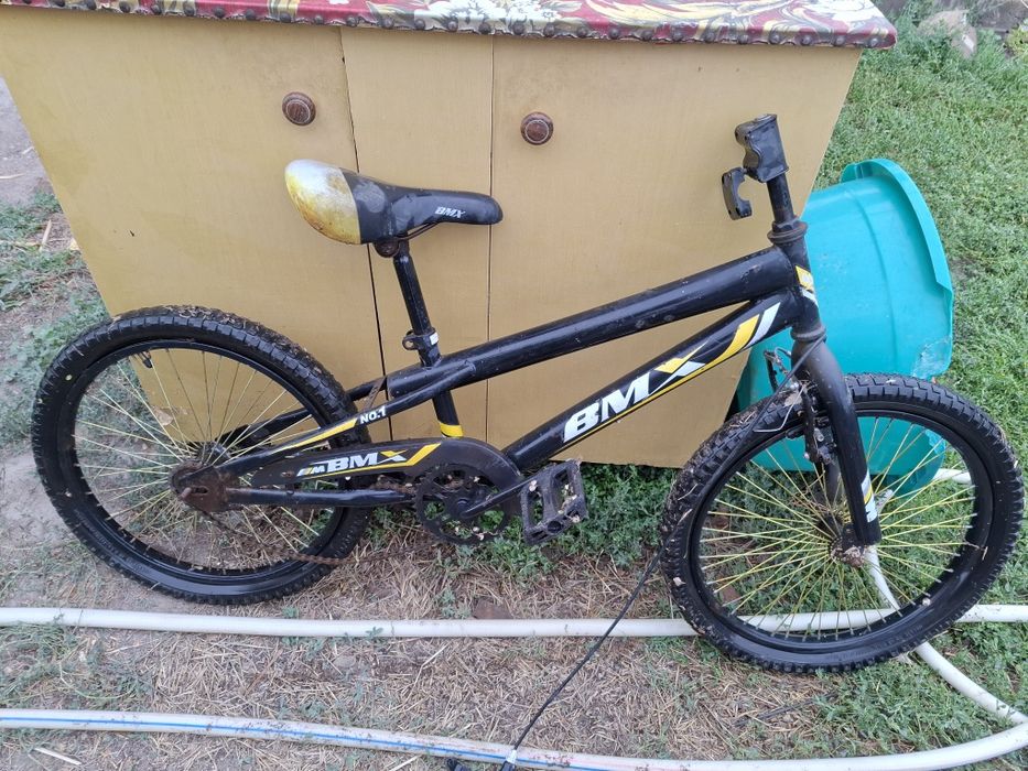 Велосипед BMX черный свет