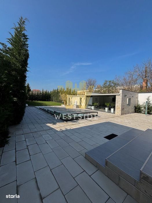 Vila impresionanta de vanzare, zona Lunei